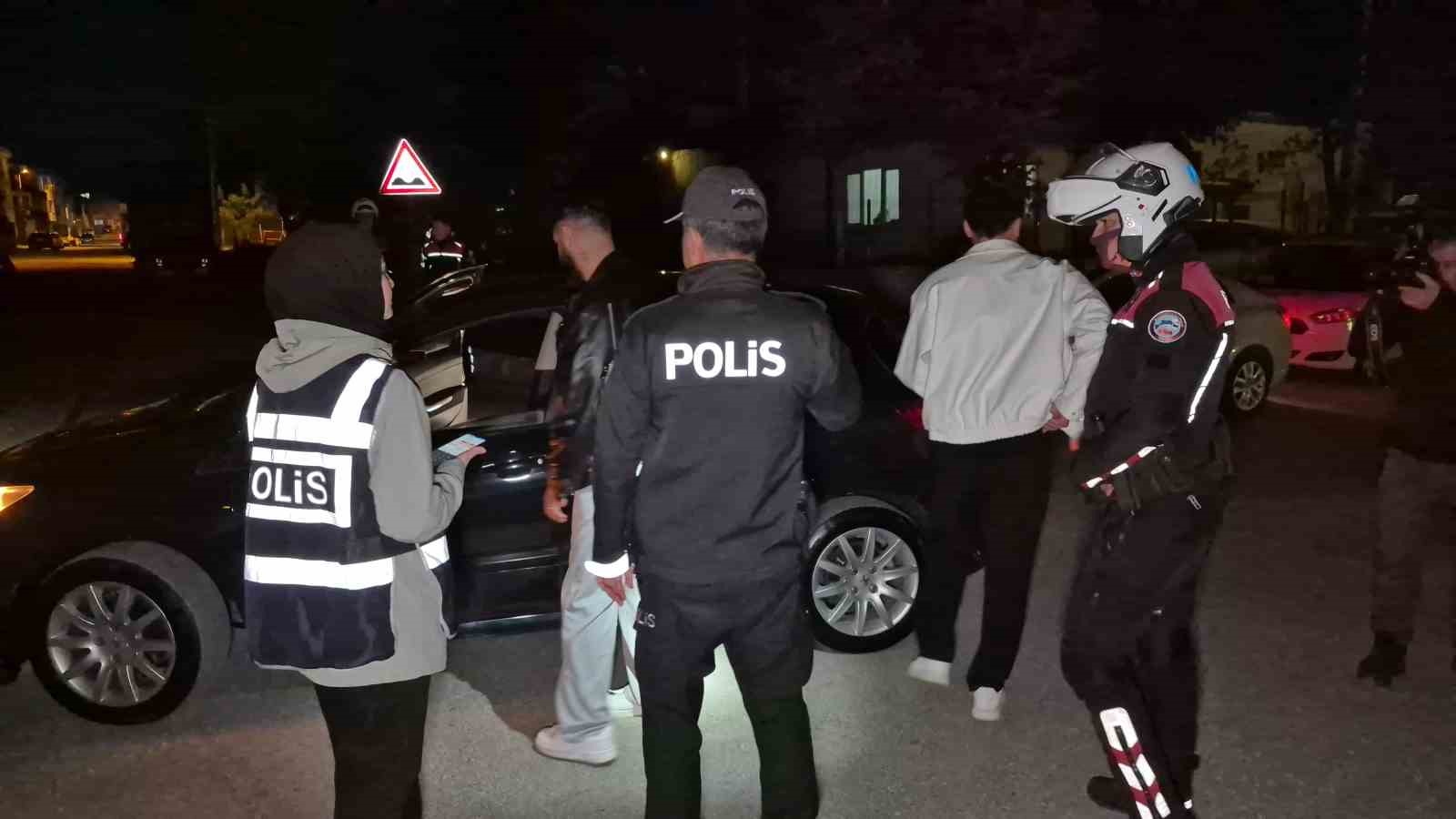 Eskişehir’de asayiş uygulamasında 298 şahıs ve 114 araç sorgulandı