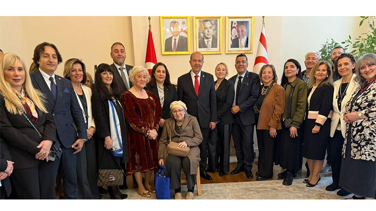 Londra’da sanat ve edebiyatın buluştuğu etkinlikte Kıbrıs Türk kültürü tanıtıldı