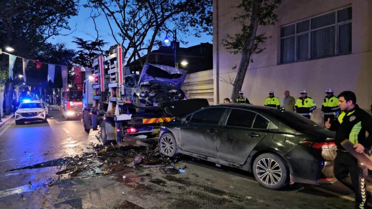 İstanbul'da feci kaza! Ortalık savaş alanına döndü