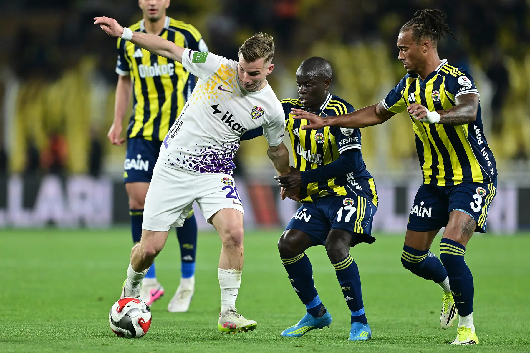 "Sezonun özeti gibi bir maçtı" | Spor yazarları Fenerbahçe için ne dedi? | Spor