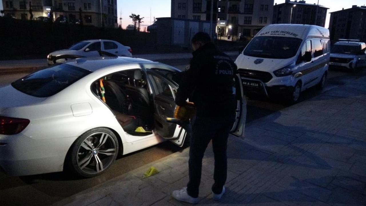 Malatya’da gece saatlerinde olay yerine sevk edilen polis ve sağlık ekiplerini temsil eden görüntü