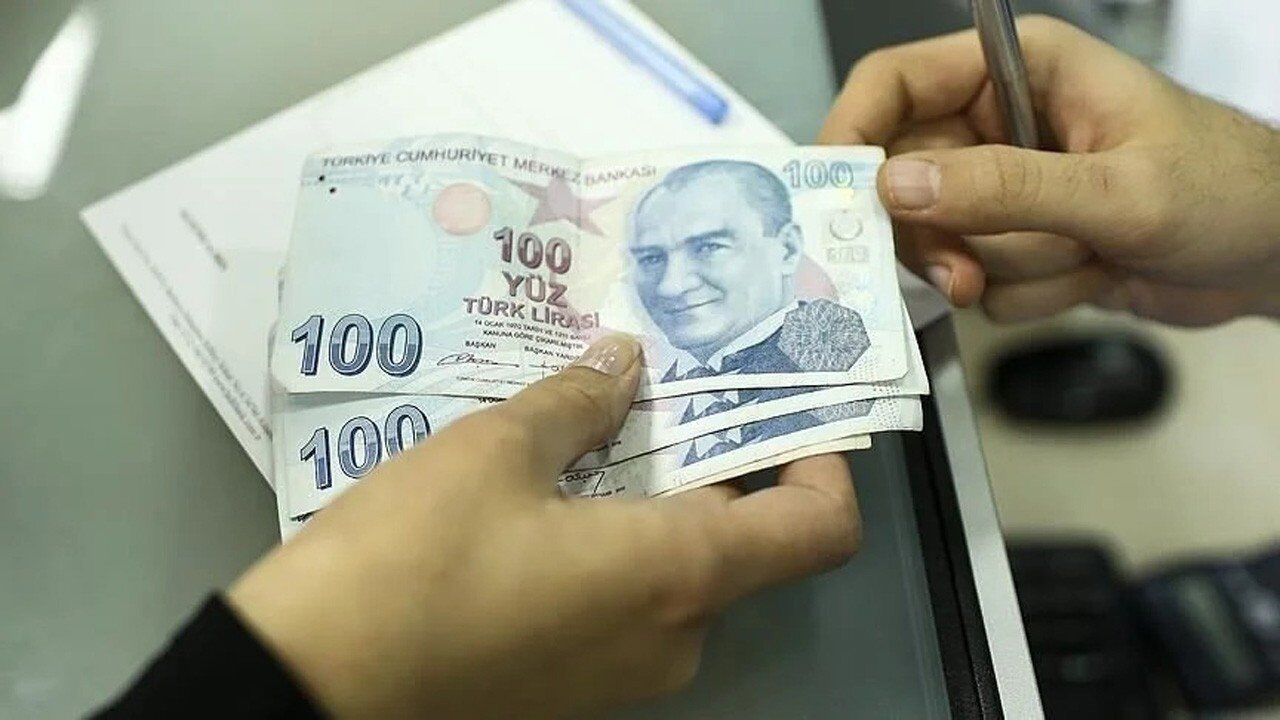 Mevduat faizi ve Türk Lirası birikim hesaplamasını temsil eden finans görseli