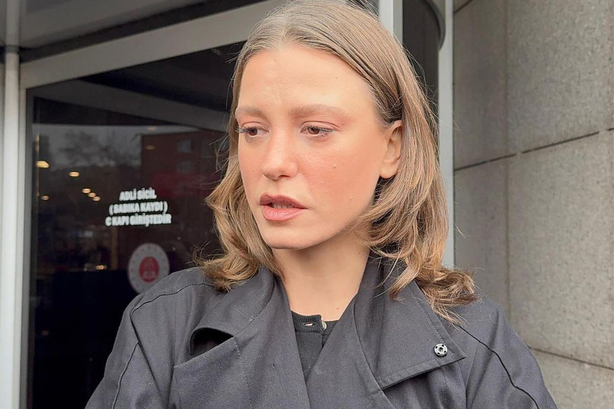 Serenay Sarıkaya’nın uyuşturucu soruşturması kapsamında İstanbul’da gözaltına alınmasına ilişkin haber görseli