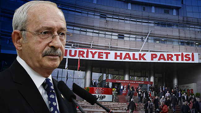 CHP Genel Merkezi girişinde asılı karar evrakı ve bina çevresindeki hareketlilik