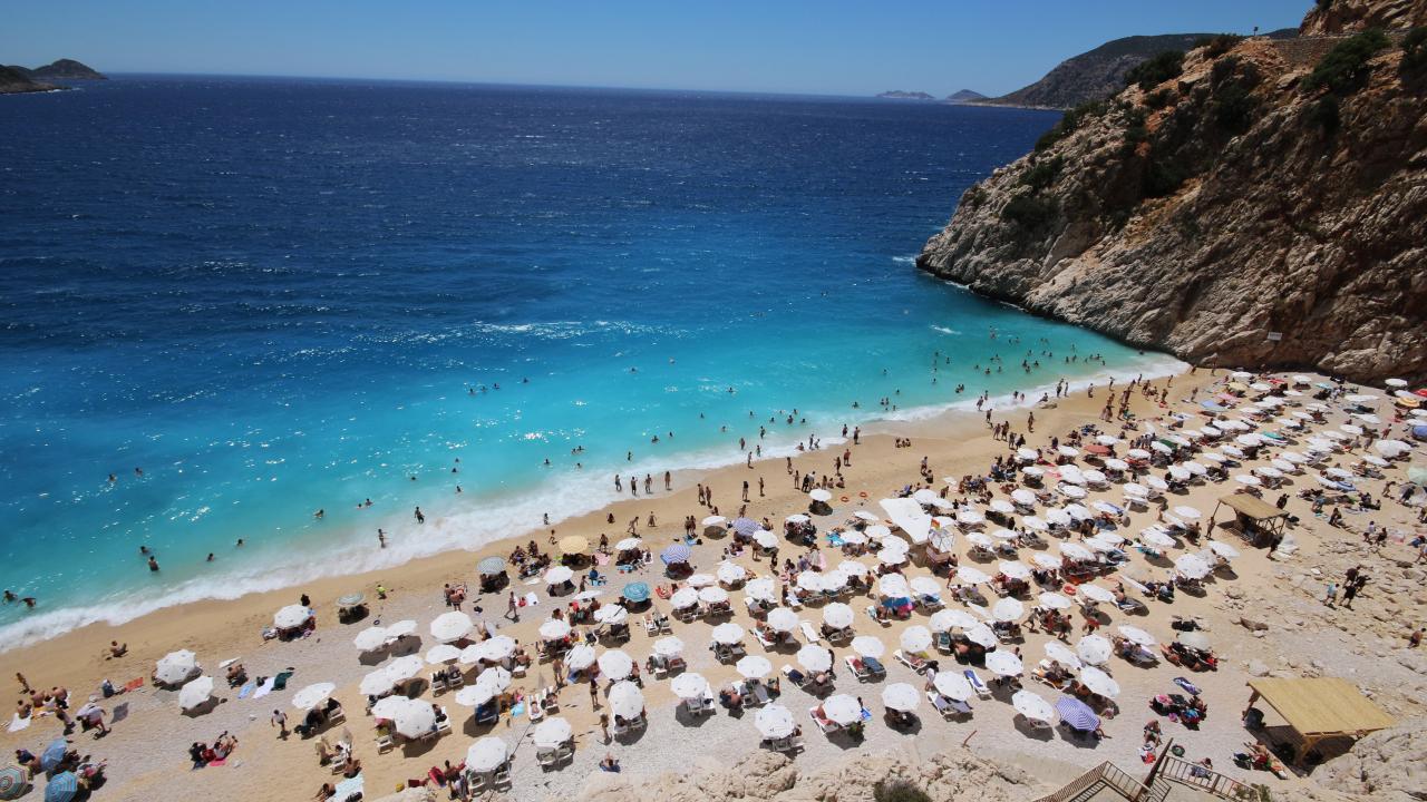 Antalya'da Plajlarda Dumansız Dönem Başladı