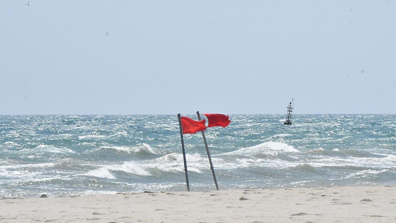 Kandıra'da Bazı Plajlarda Denize Giriş Yasaklandı