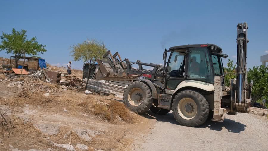 Ayvalık’ta çevre kirliliğine karşı denetim ve temizlik çalışması