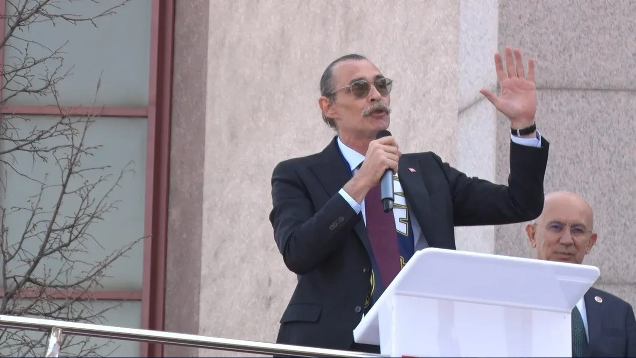 Erdal Beşikcioğlu’nun CHP’de tarafını seçtiği iddia edildi