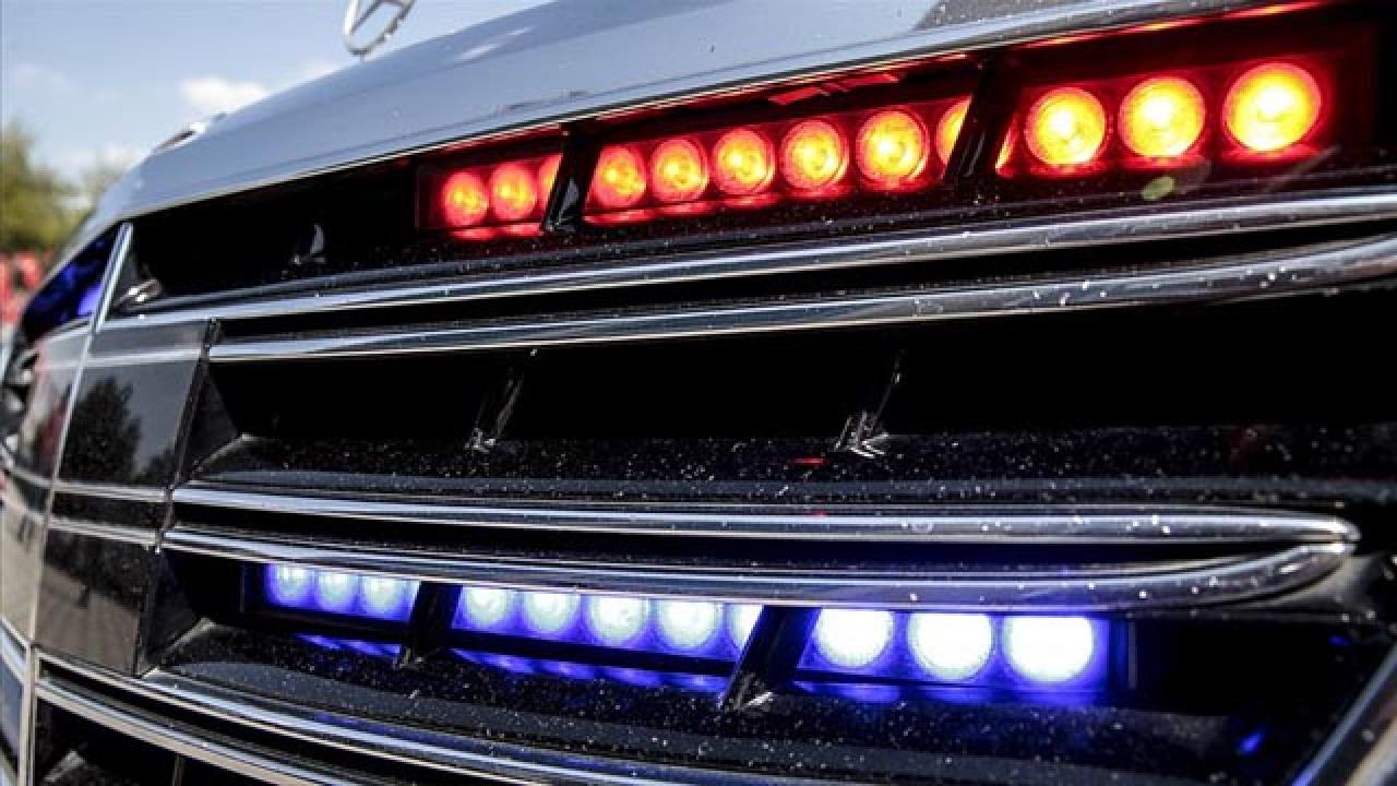 Bursa İnegöl’de polis ekiplerinin denetim yaptığı çakarlı otomobil
