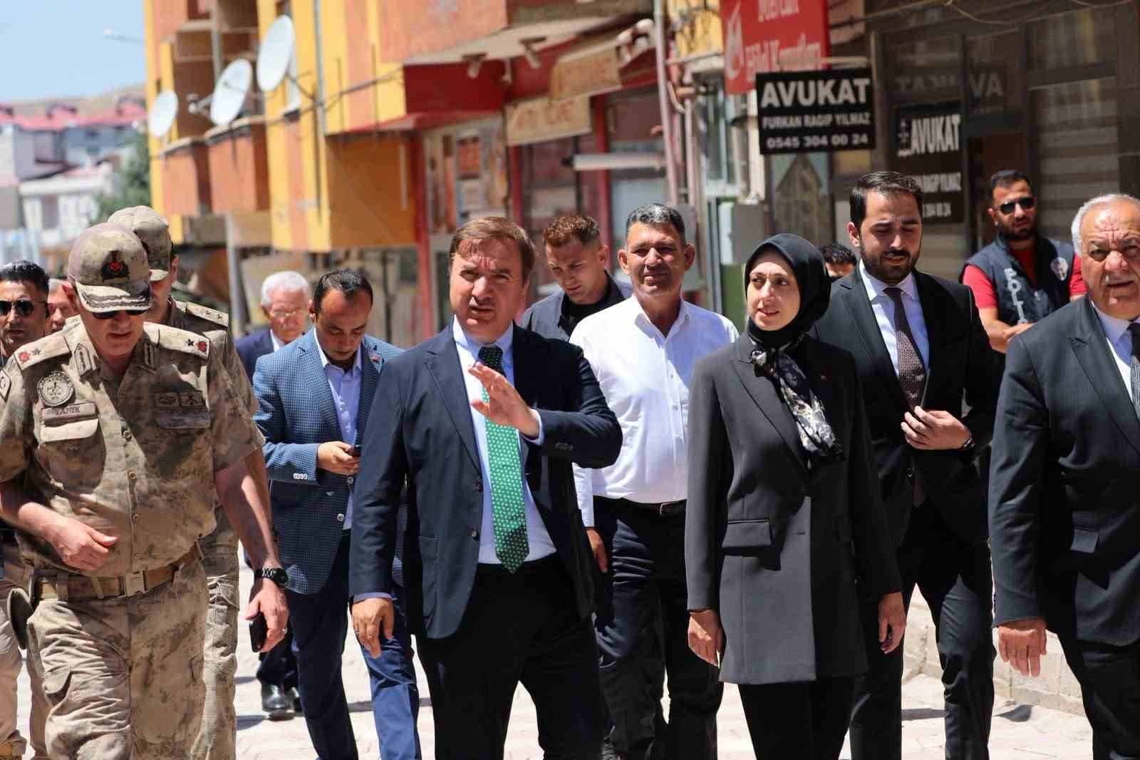 Vali Hamza Aydoğdu Tercan’da Esnafla Buluştu